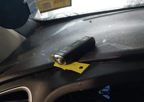 2019 Jeep Renegade Latitude 4X4 из США, поврежденный, VIN ZACNJBBB8KPK93847